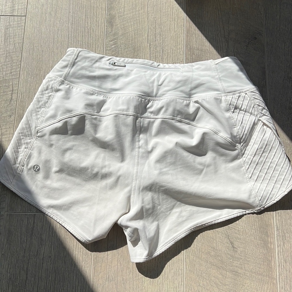 Lululemon white running shorts. Sz 6